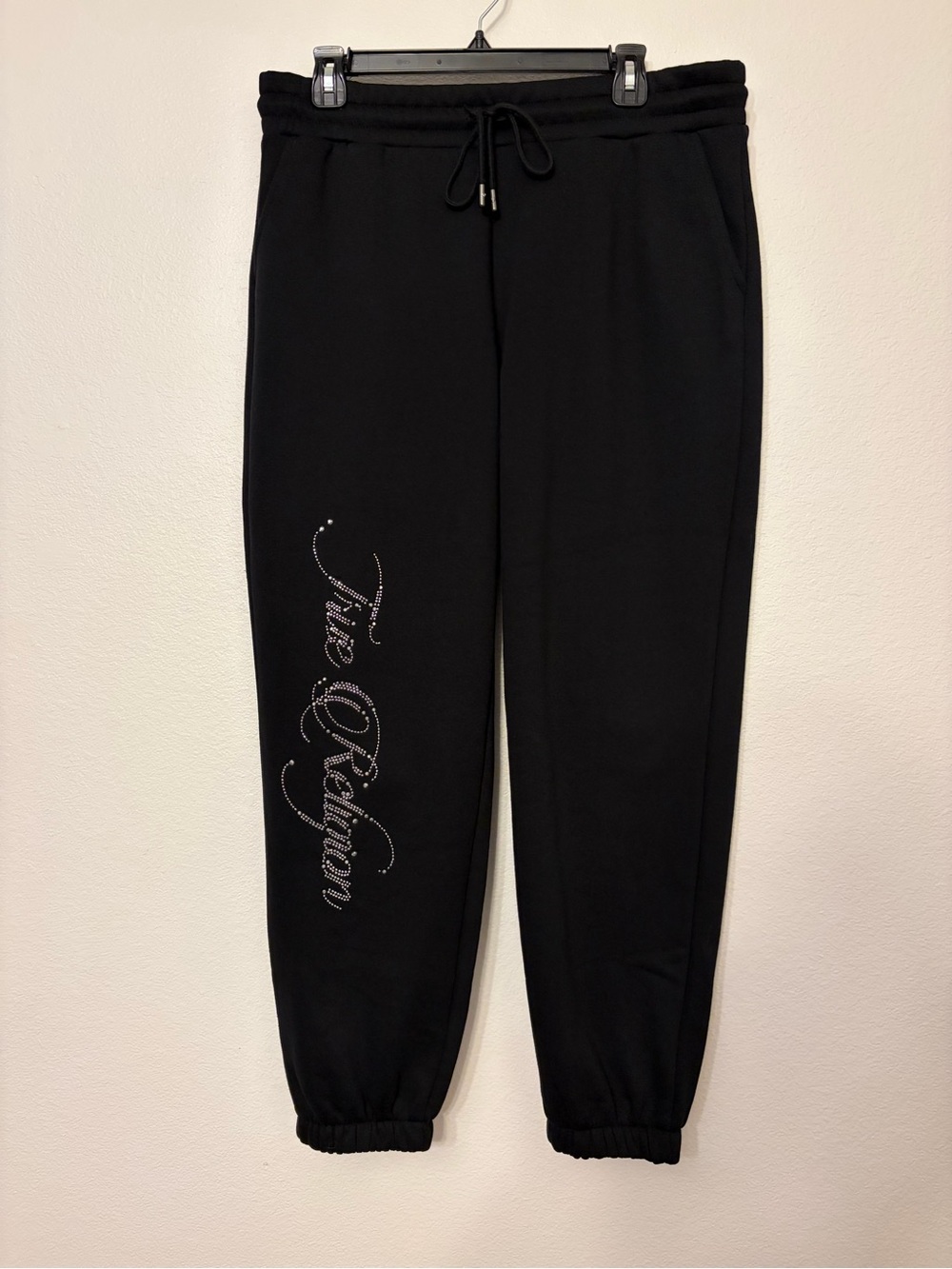 NWT True Religion Black Rhinestone Crown Script Logo Sweatpants Joggers M